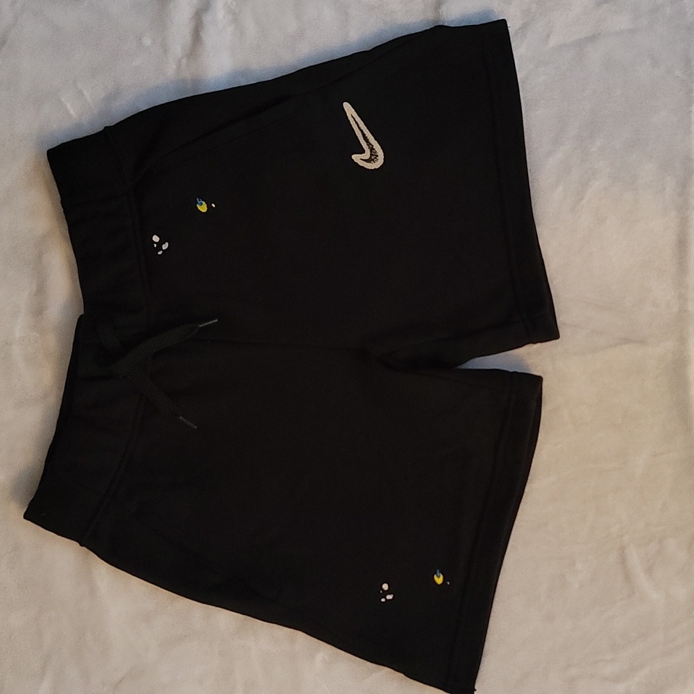 NWT Boys Nike Sportswear T-shirt, Various Sizes
